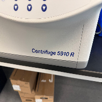 Eppendorf Centrifuge 5910 R image 1